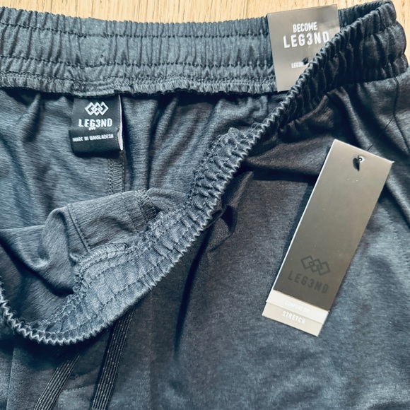 Men’s Mens Athleisure Short with a Side Zip Pocket - NWT Size M - Picture 4 of 6